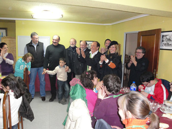 Momento emotivo en el comedor con los invitados matanceros.